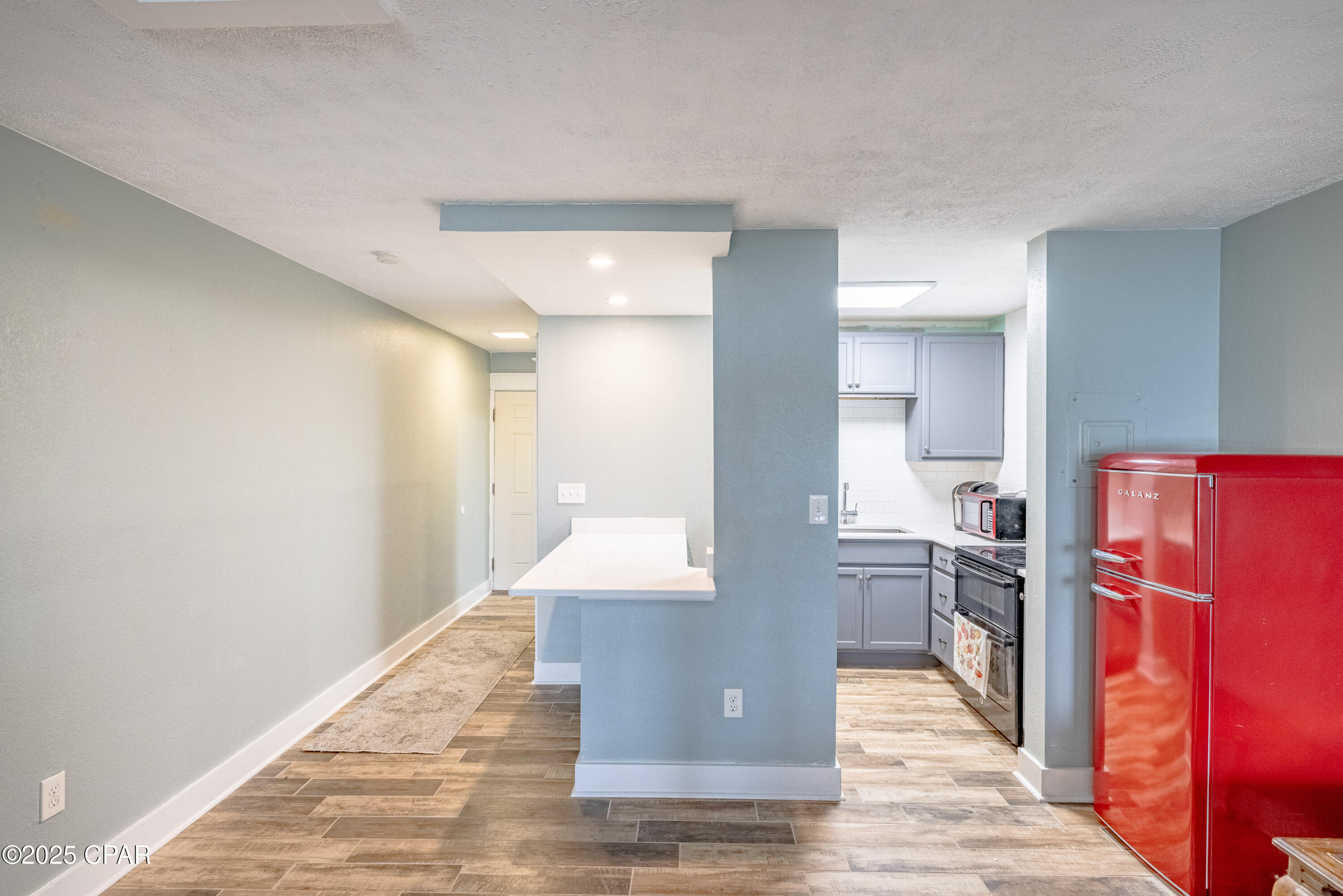 Image 7 For 301 Lullwater Drive 279