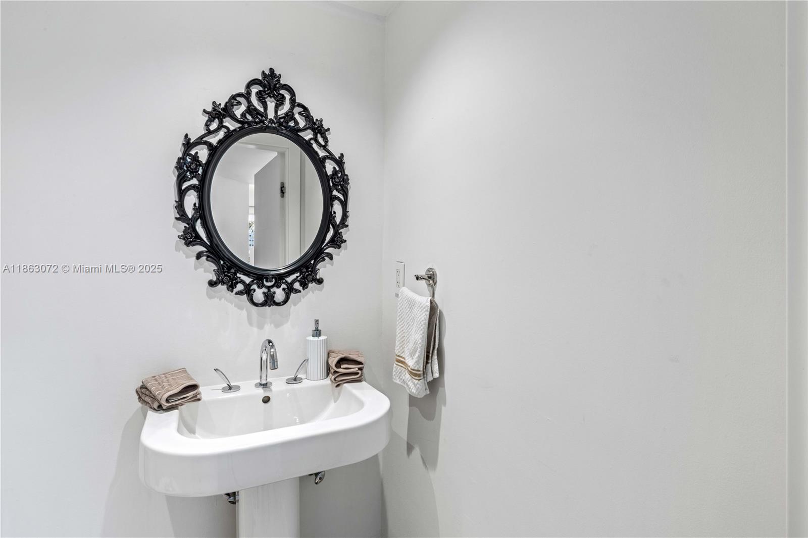 Property photo # 4