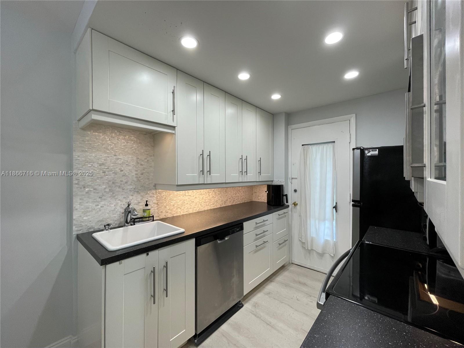 Property photo # 4