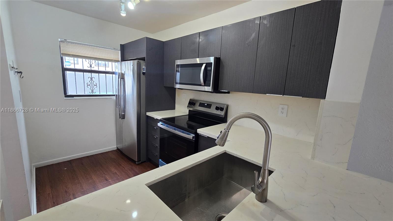 Property photo # 8