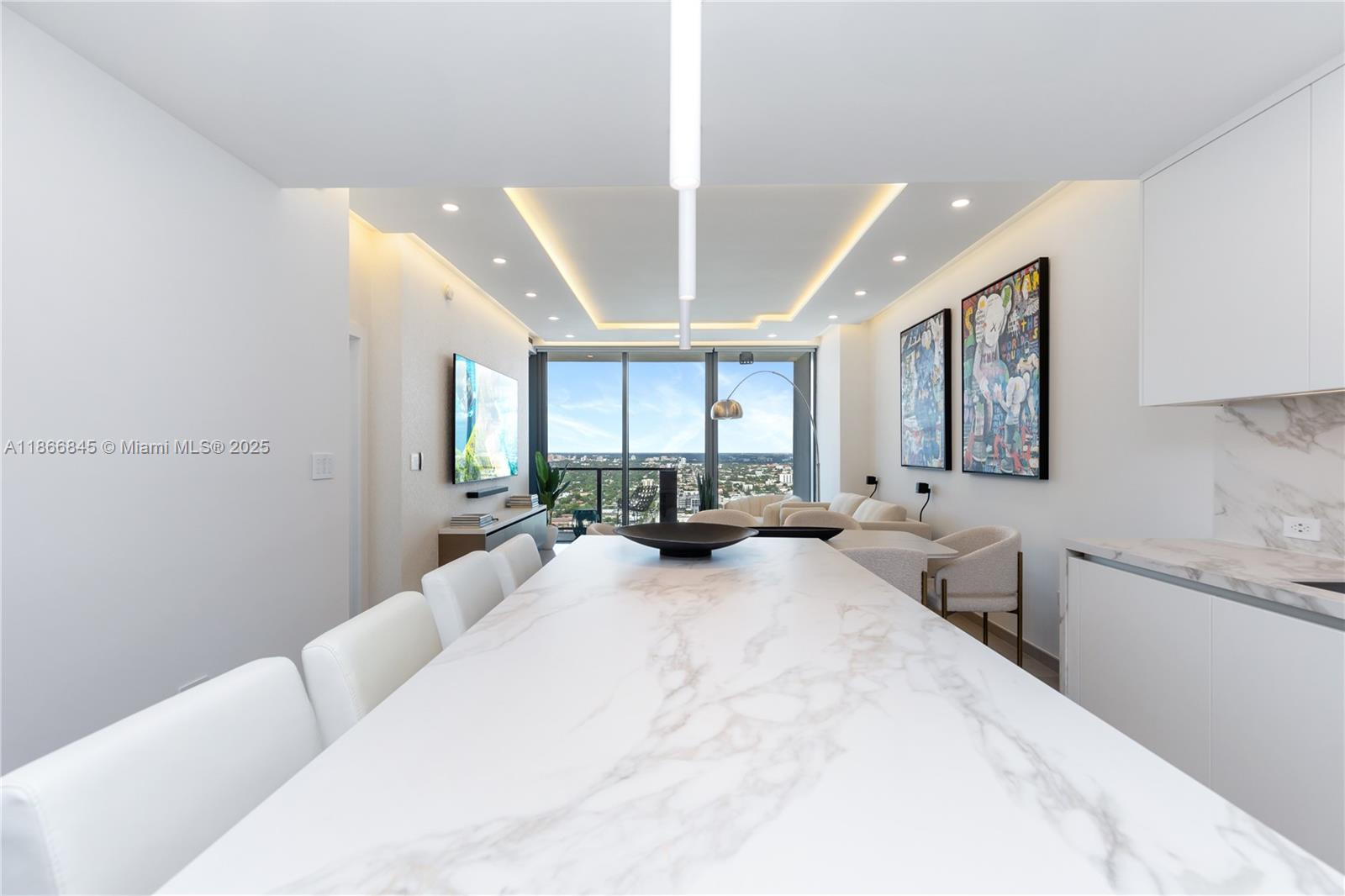 88 SW 7th St #3406, Miami FL 33130