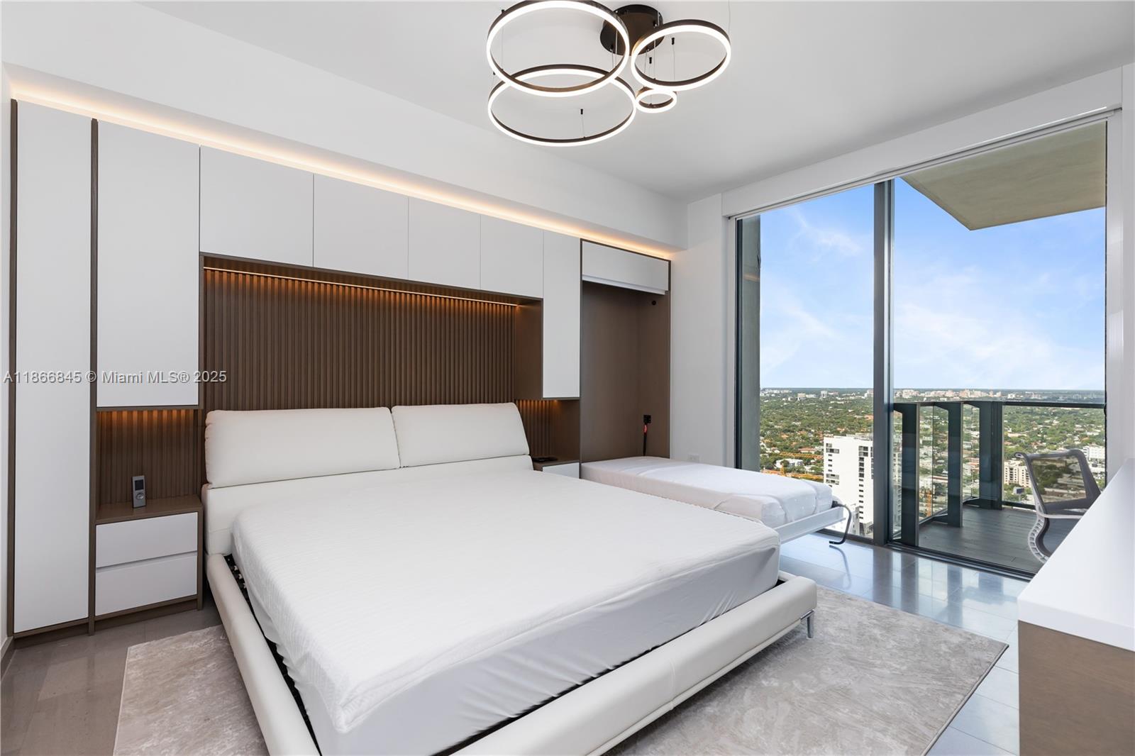 88 SW 7th St #3406, Miami FL 33130