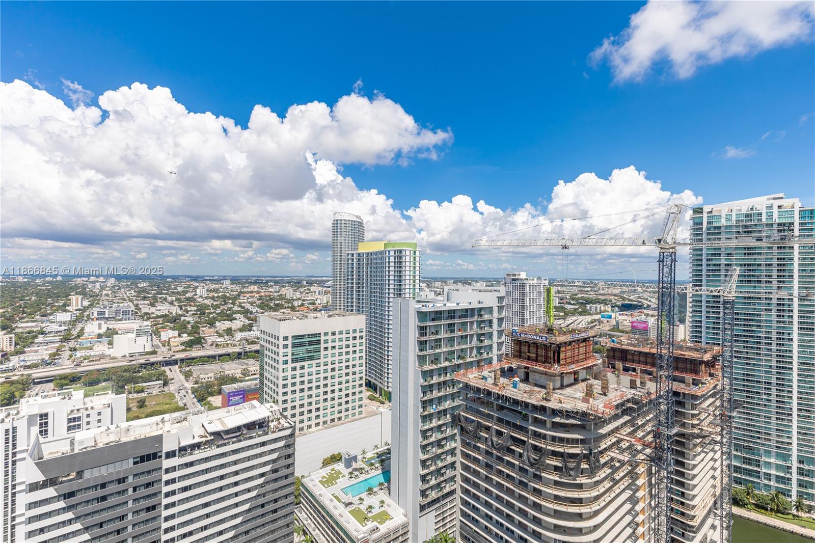 88 SW 7th St #3406, Miami FL 33130