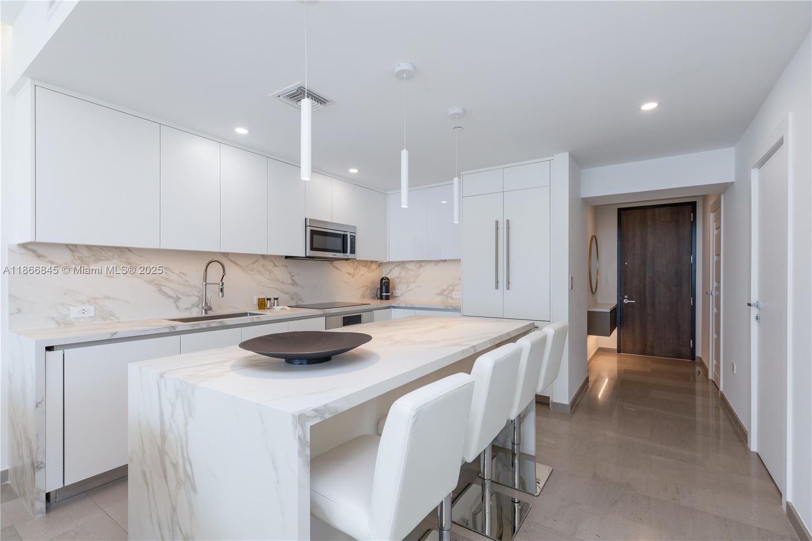 88 SW 7th St #3406, Miami FL 33130