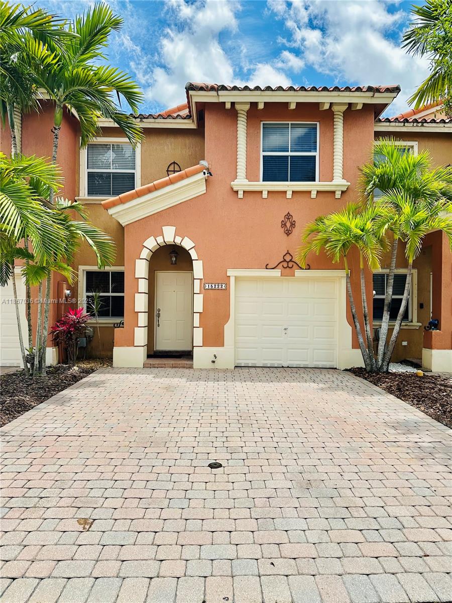 15222 SW 30th Ter Miami FL