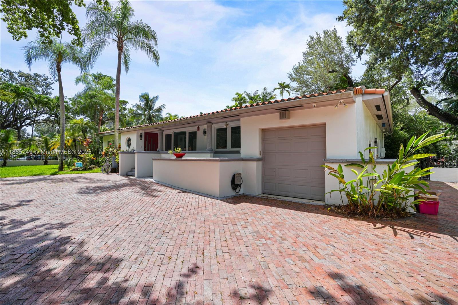 Property photo # 1