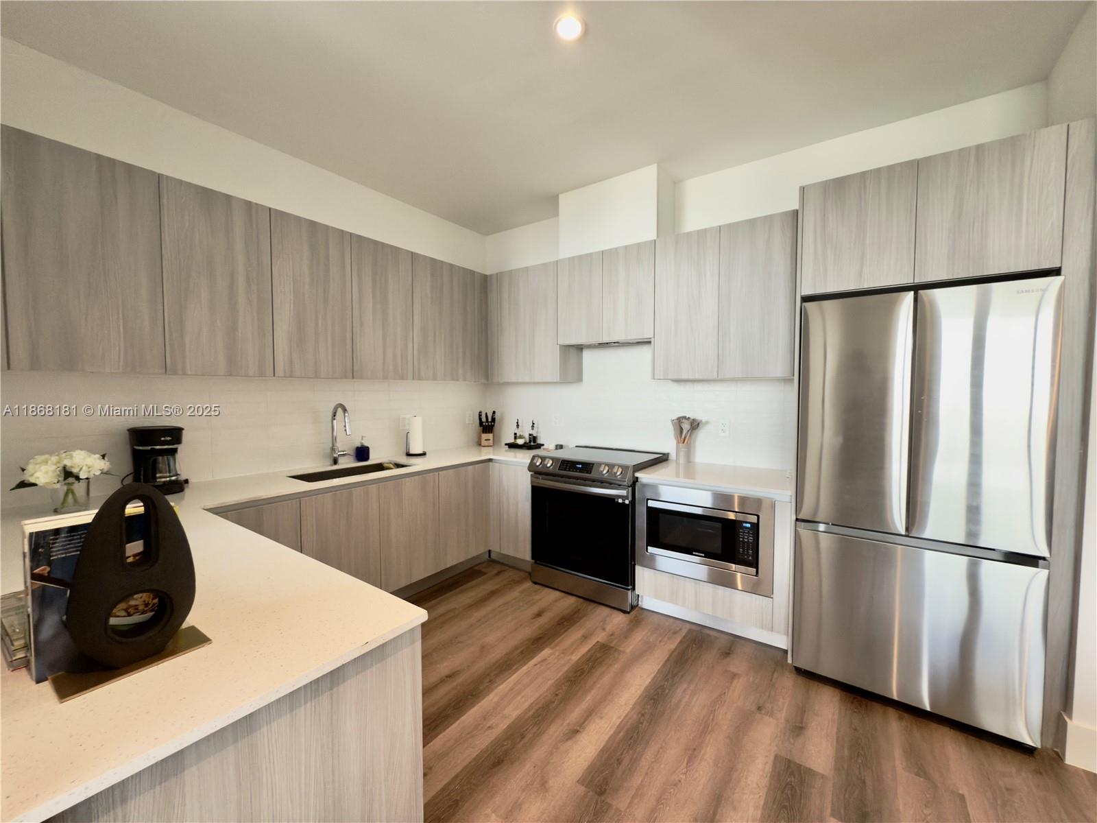 Property photo # 6