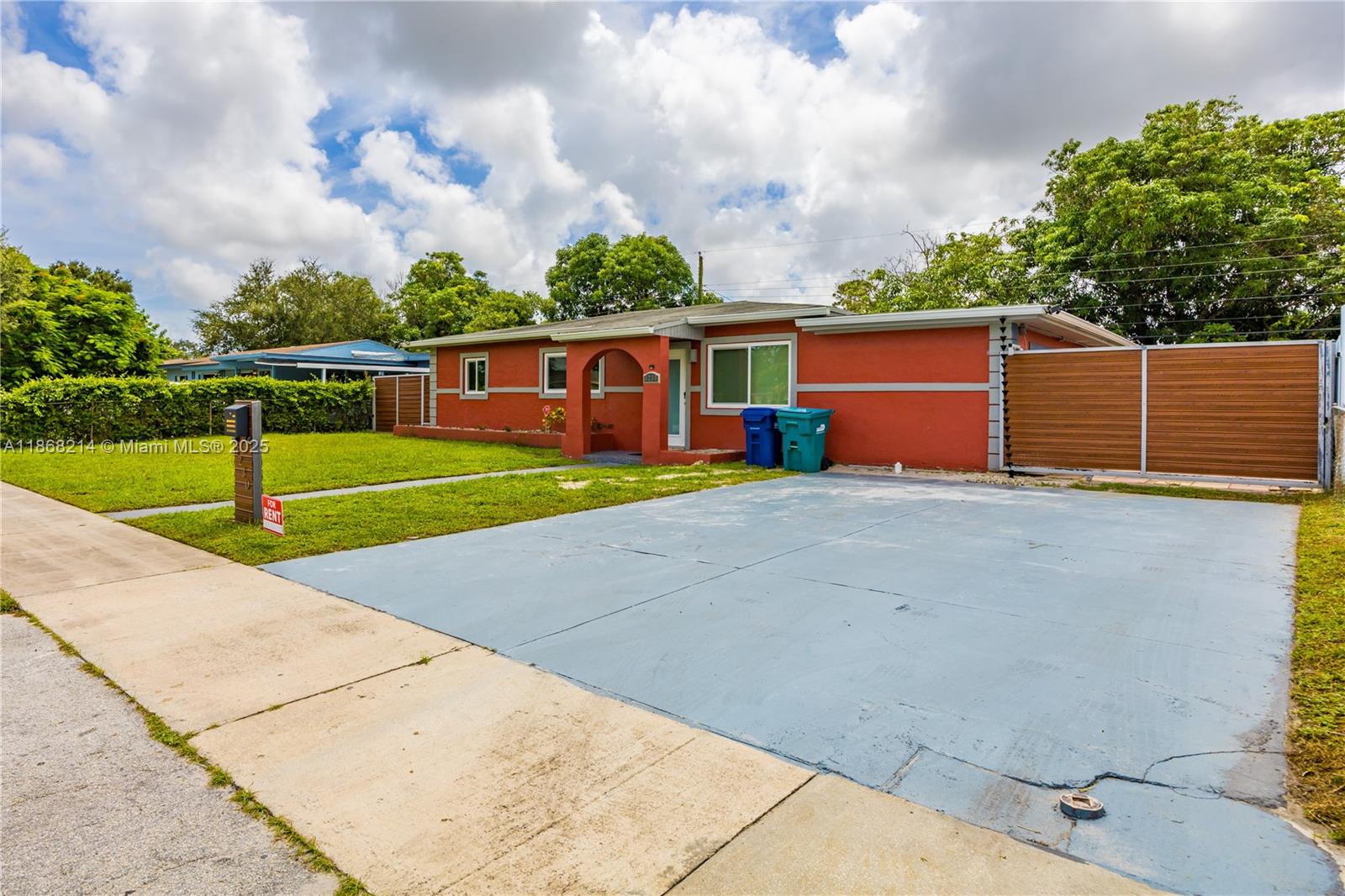 Property photo # 4