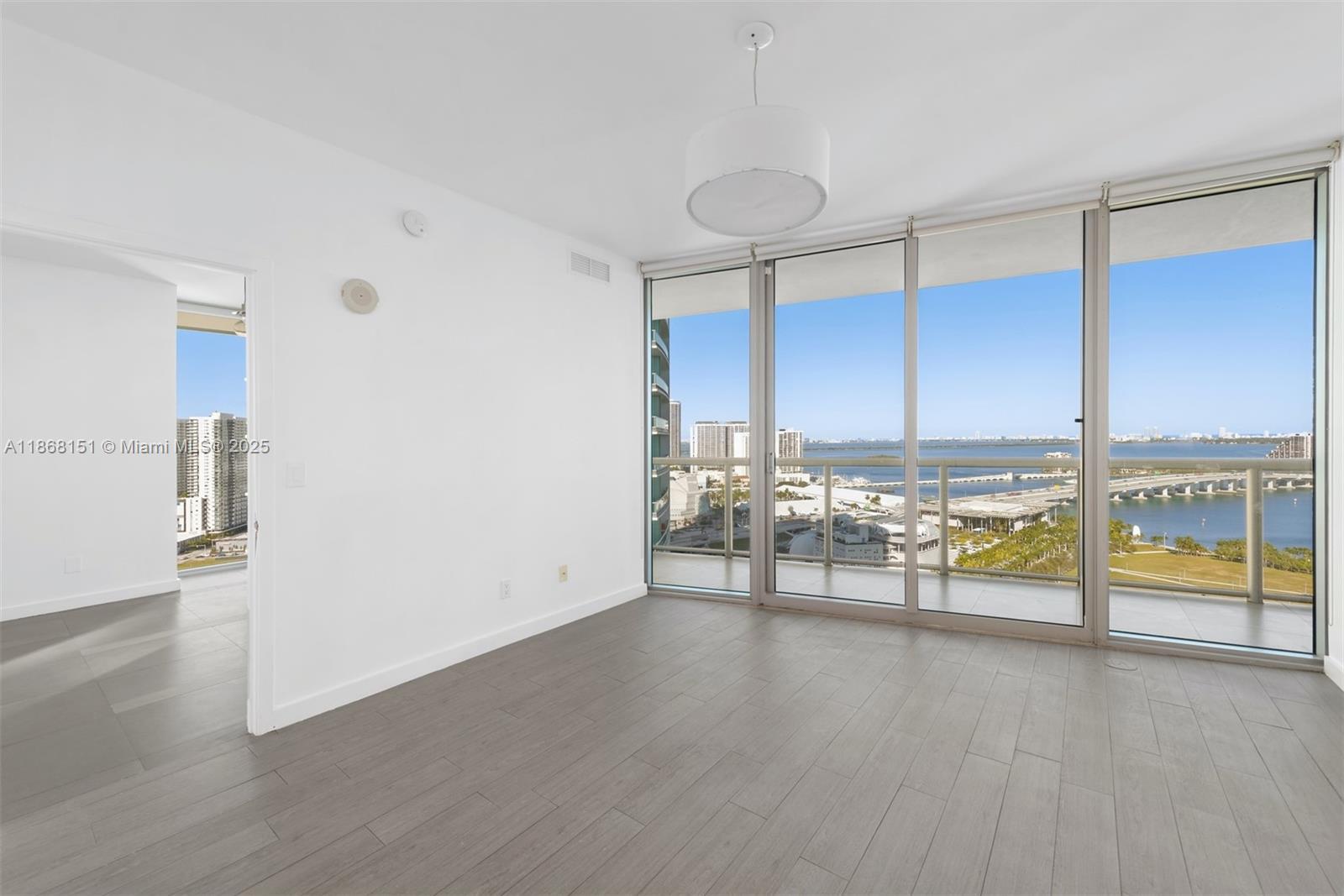 888 Biscayne Blvd #2712, Miami FL 33132