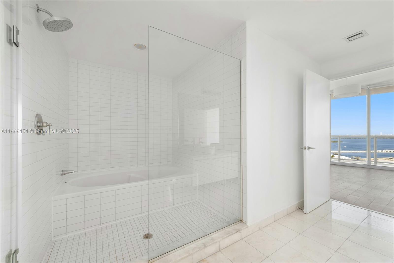 888 Biscayne Blvd #2712, Miami FL 33132