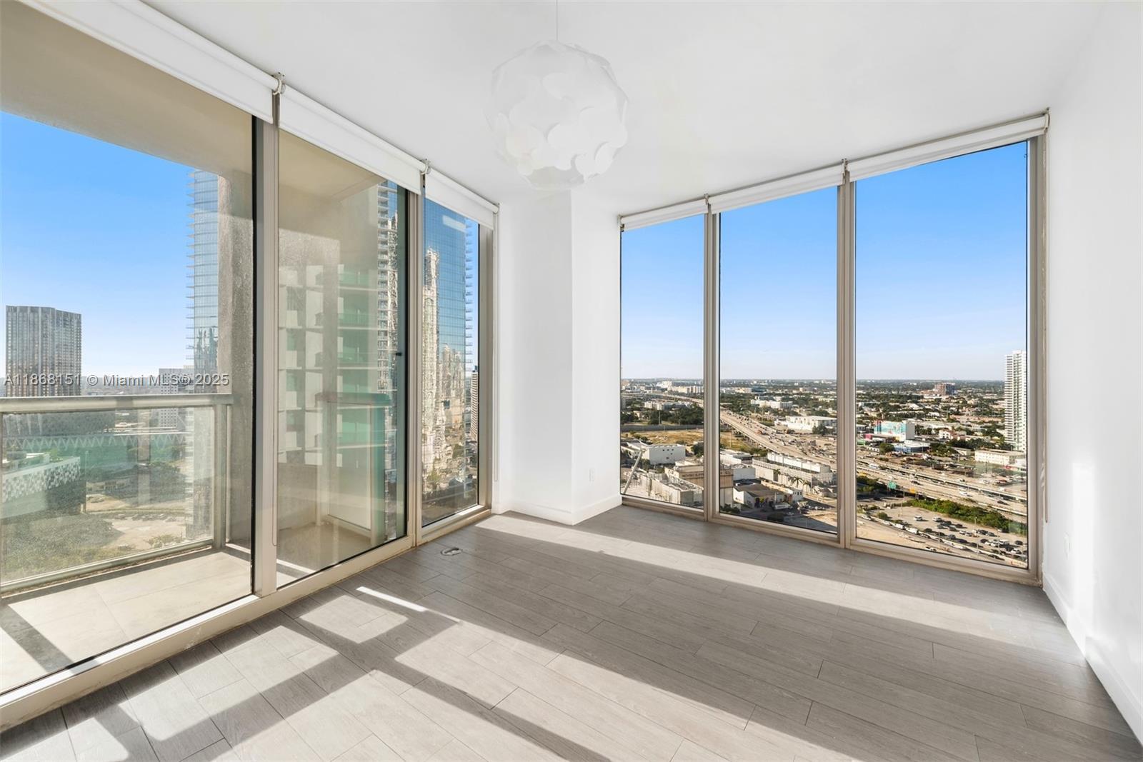 888 Biscayne Blvd #2712, Miami FL 33132