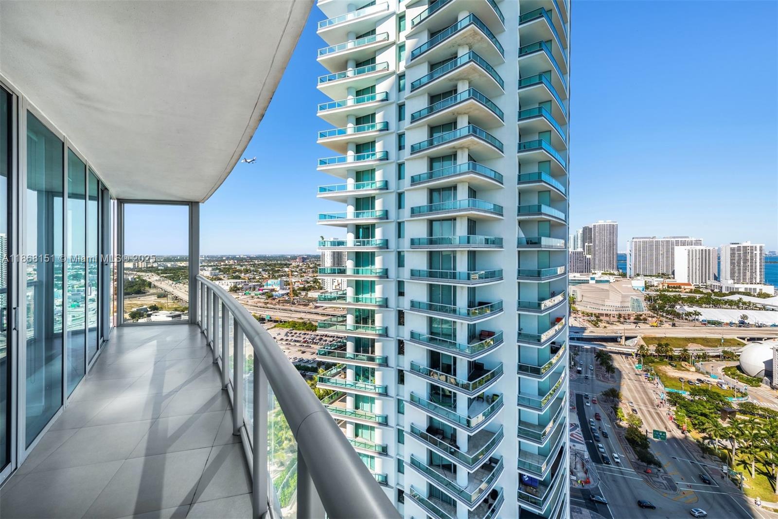 888 Biscayne Blvd #2712, Miami FL 33132