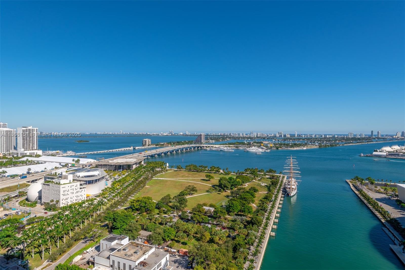 888 Biscayne Blvd #2712, Miami FL 33132