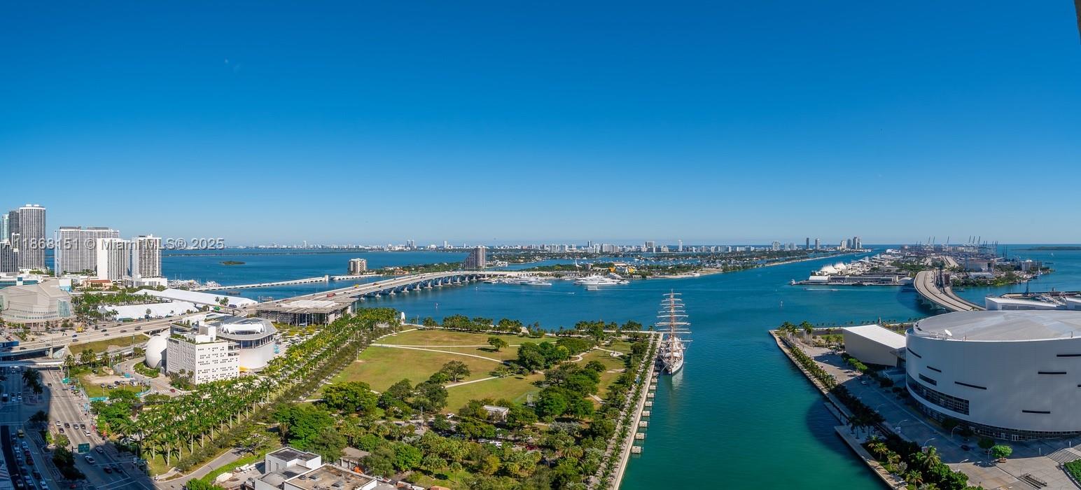 888 Biscayne Blvd #2712, Miami FL 33132