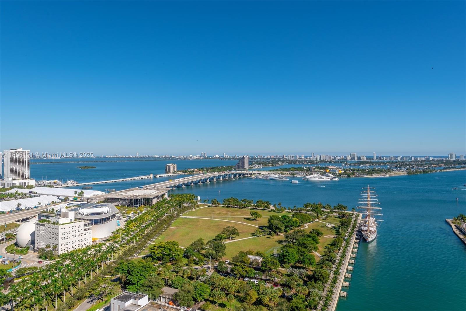 888 Biscayne Blvd #2712, Miami FL 33132