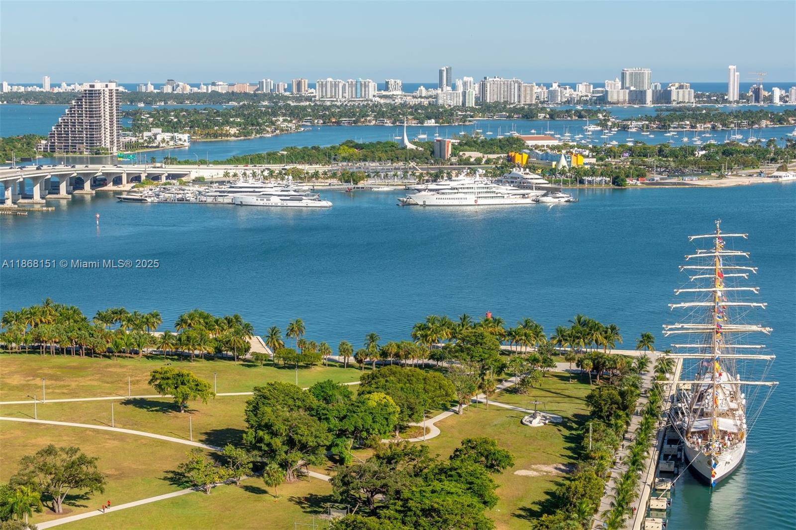 888 Biscayne Blvd #2712, Miami FL 33132