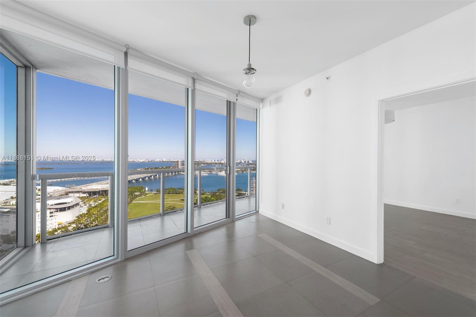 888 Biscayne Blvd #2712, Miami FL 33132