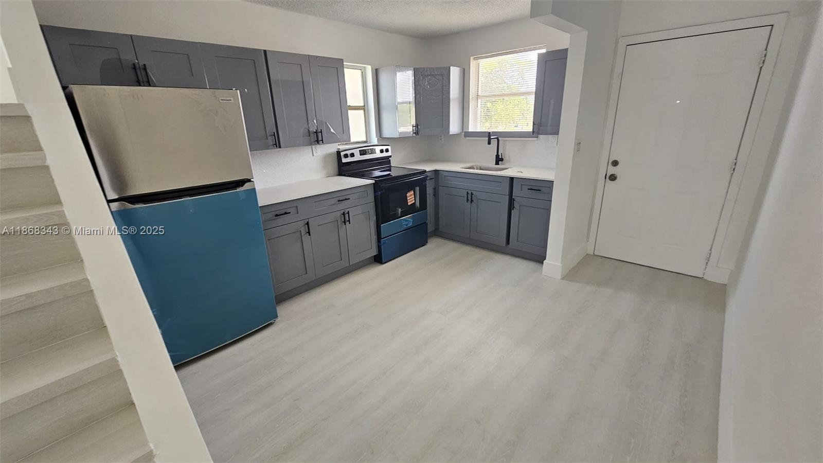 Property photo # 0