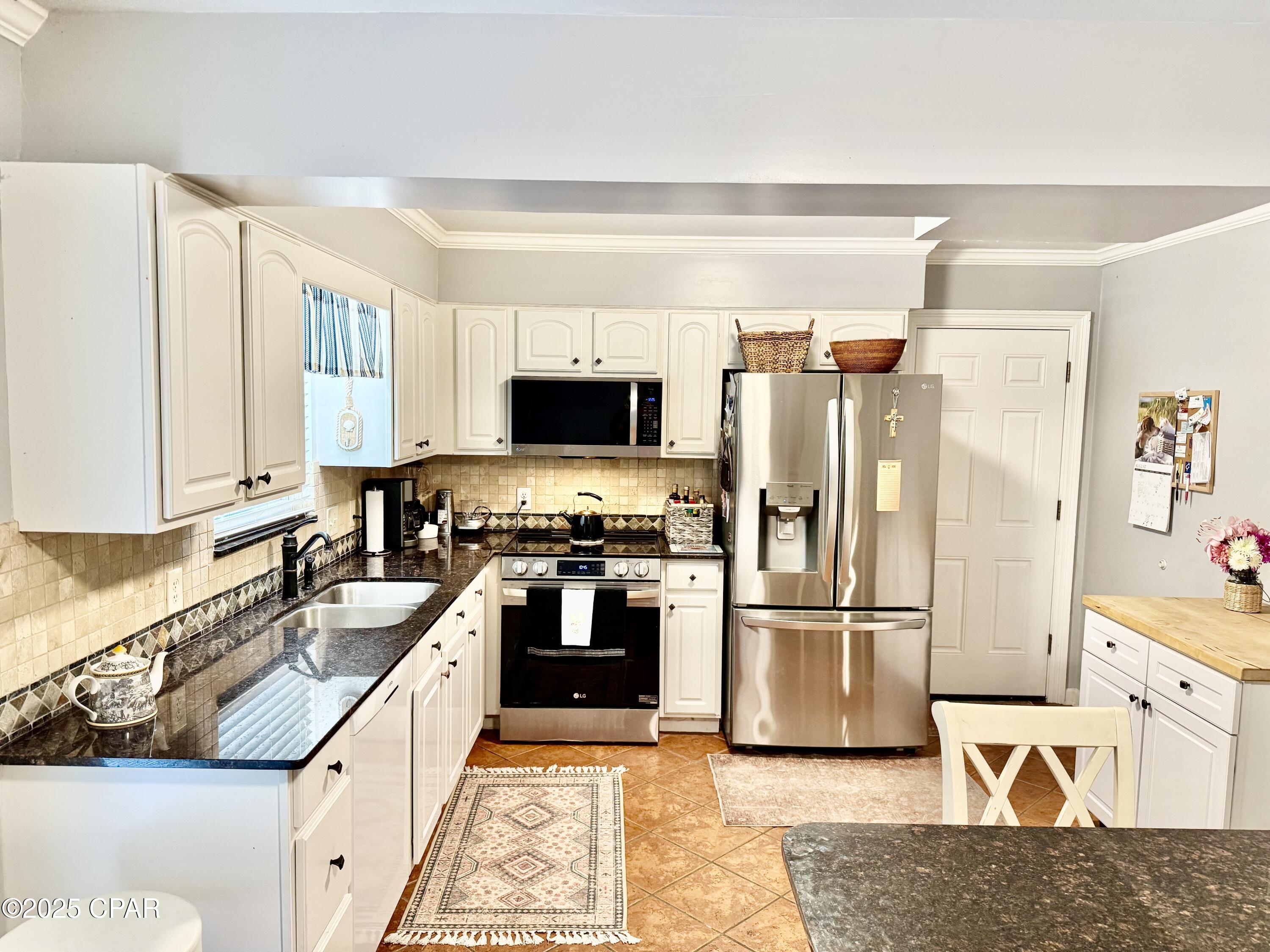 Image 10 For 2704 Drummond Avenue