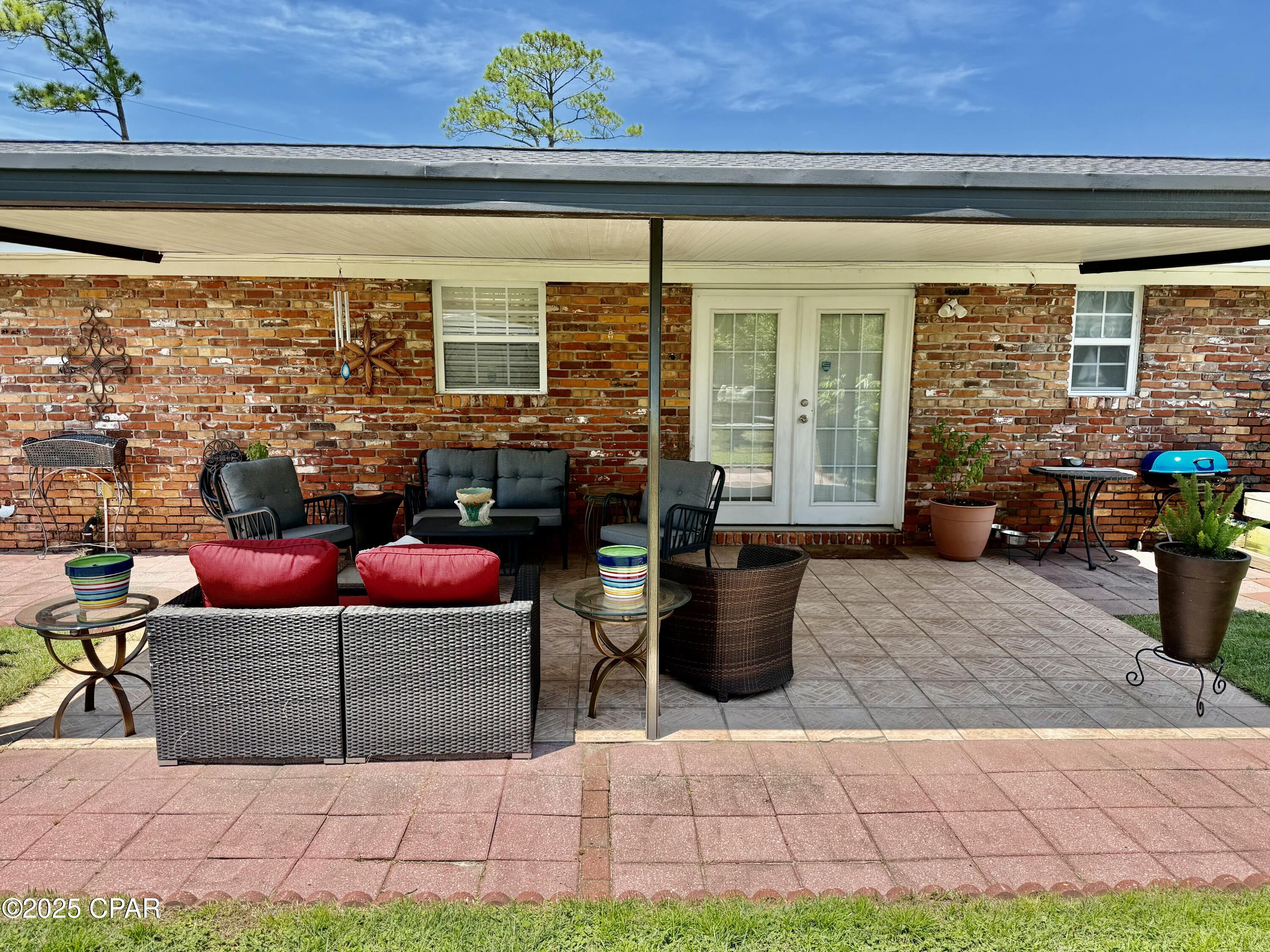 Image 27 For 2704 Drummond Avenue