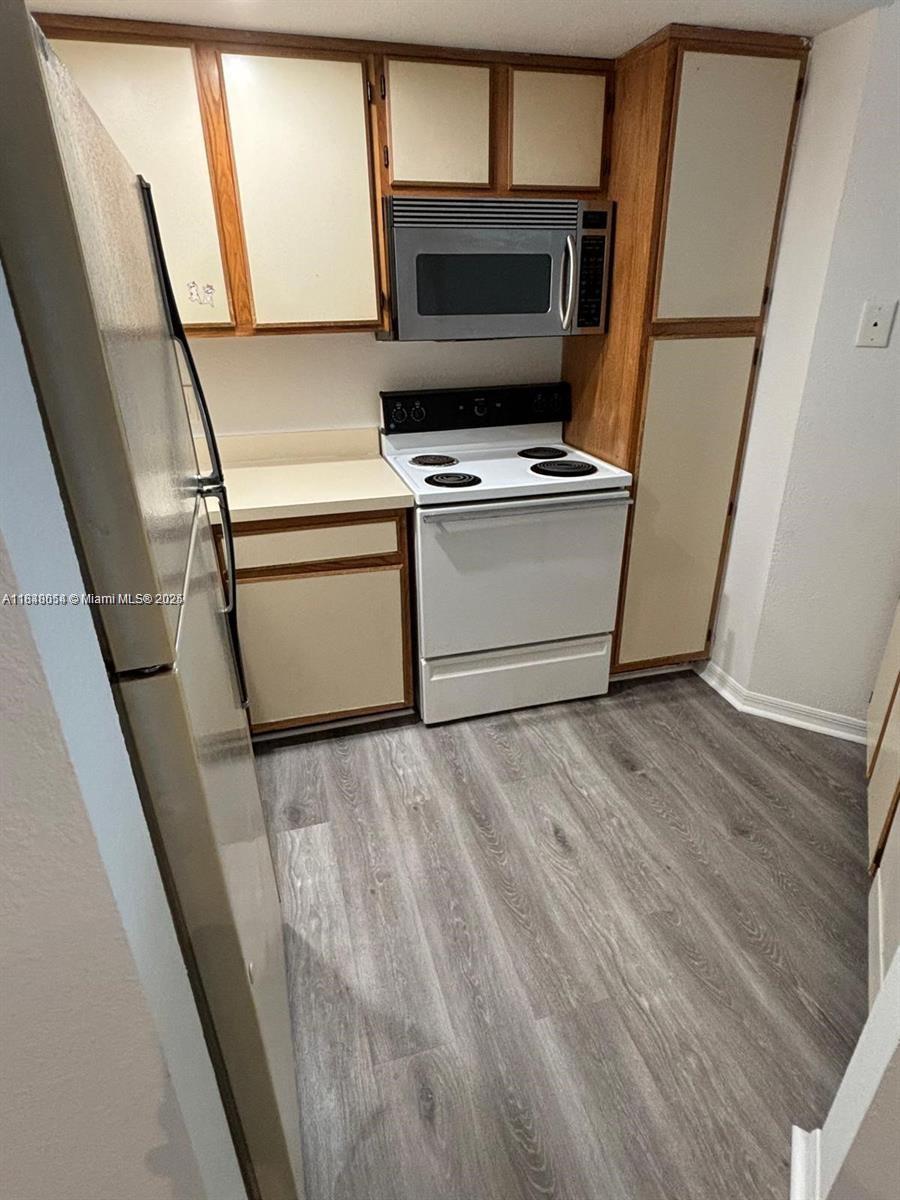 Property photo # 8