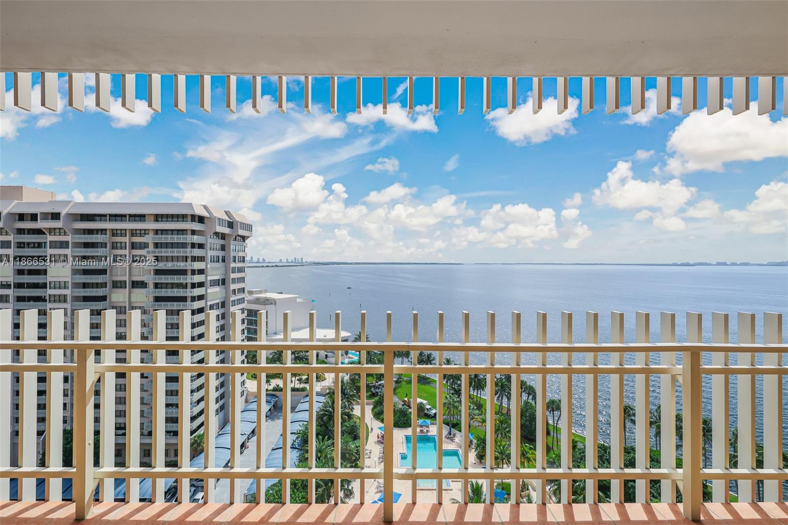 2 Grove Isle Dr #B1603, Miami, FL 33133