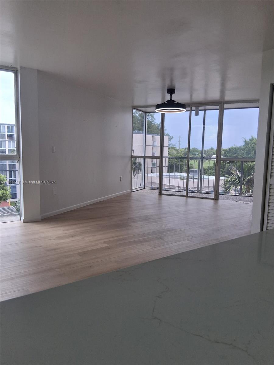 Las Brisas@ Country Club