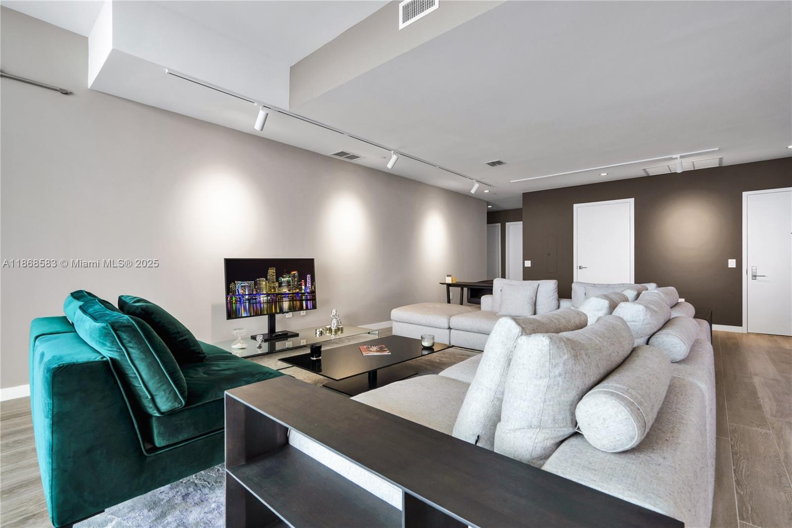 Property photo # 7