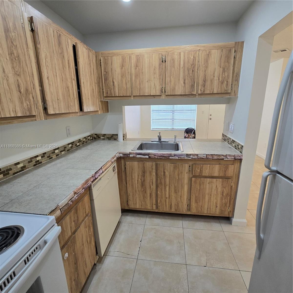 Property photo # 7