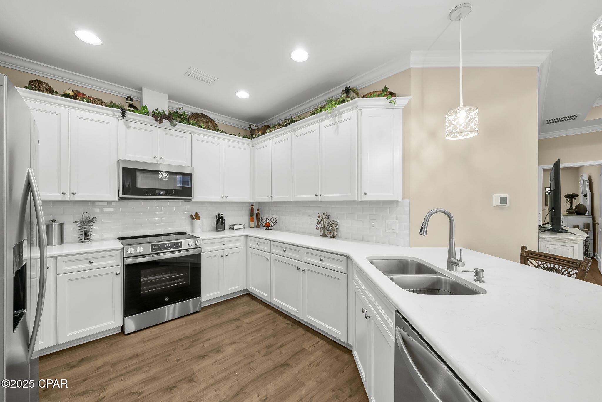 Image 8 For 8575 Island Breeze Avenue