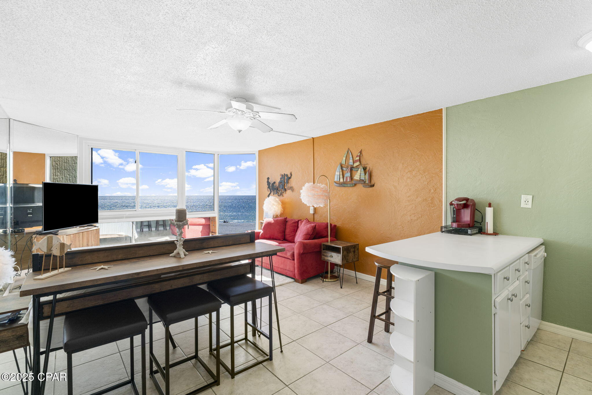 Image 12 For 8817 Thomas Drive A421