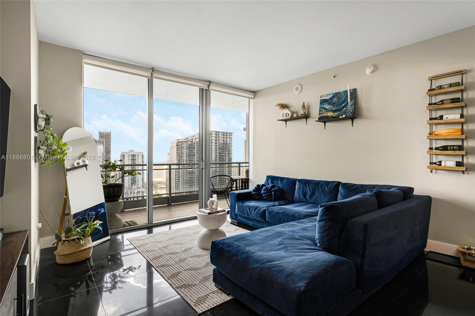 Discover luxury living in this stunning two-bedroom, two-bathroom unit with spectacular Miami River views. Enjoy an open kitchen featuring stainless steel appliances, elegant porcelain flooring, and a spacious balcony. This unit includes a new AC unit and an assigned parking space.

The building offers top-notch amenities, including a sauna, jacuzzi, Welles spa, pool, state-of-the-art gym, children’s playroom, business center, billiard room, and a dog park—all within a gated community.

Located in the heart of Brickell, you're just steps away from shops, restaurants, nightlife, and Brickell City Center. Don't miss this opportunity!