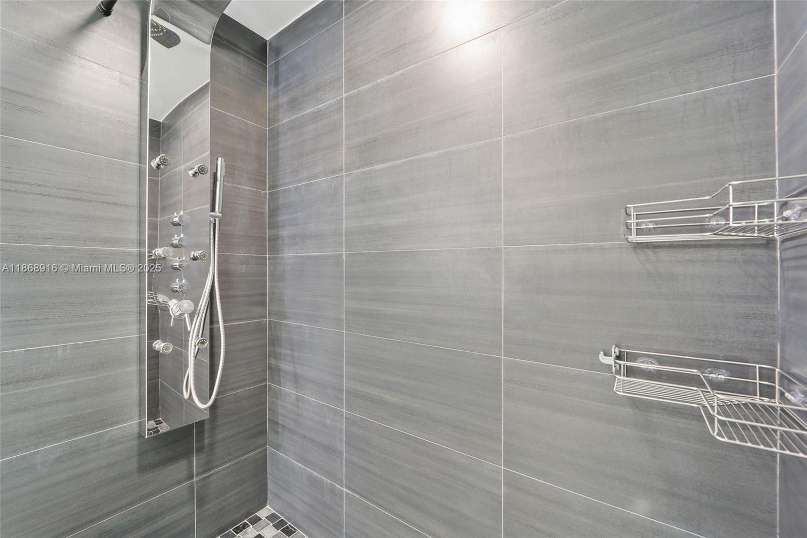 325 S Biscayne Blvd #2515, Miami FL 33131