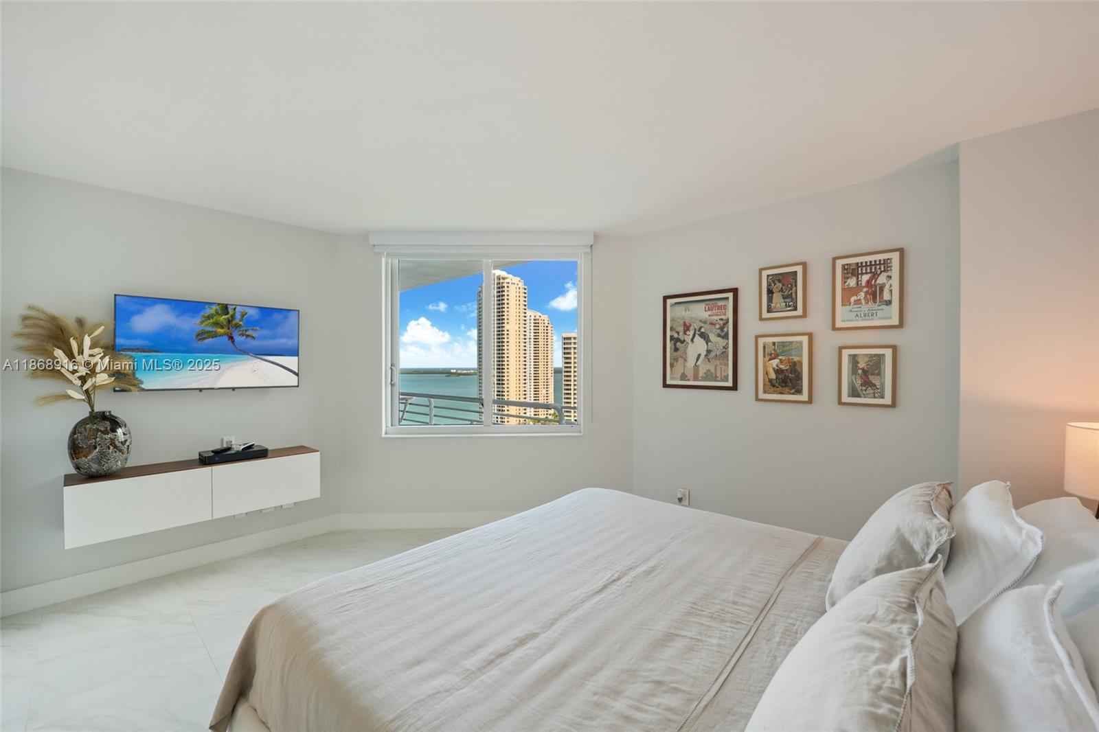 325 S Biscayne Blvd #2515, Miami FL 33131