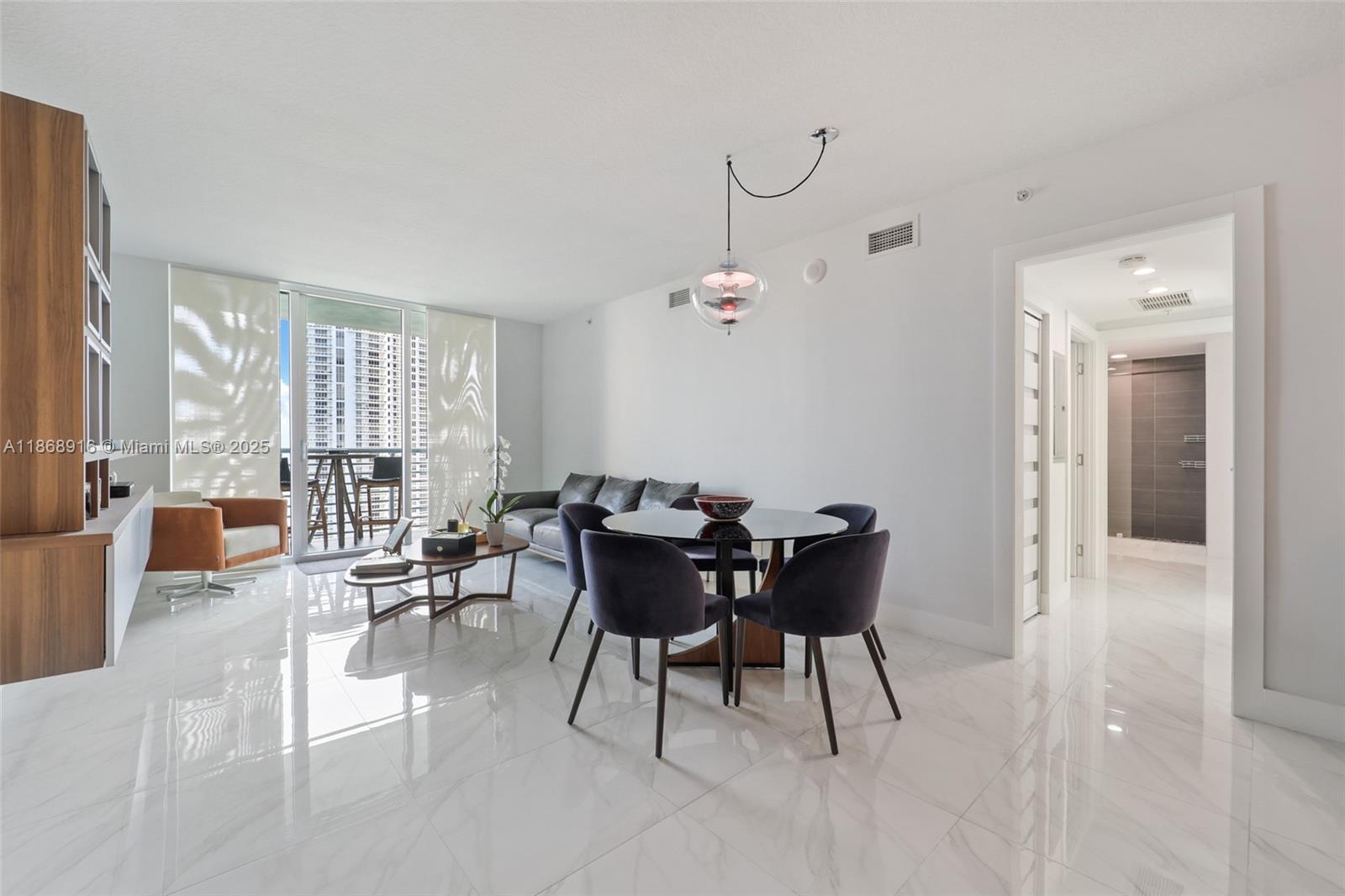 325 S Biscayne Blvd #2515, Miami FL 33131