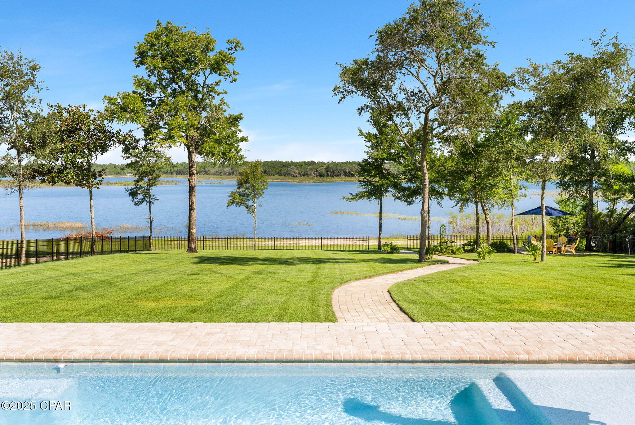 Listing photo id 16 for 169 Lake Merial Boulevard