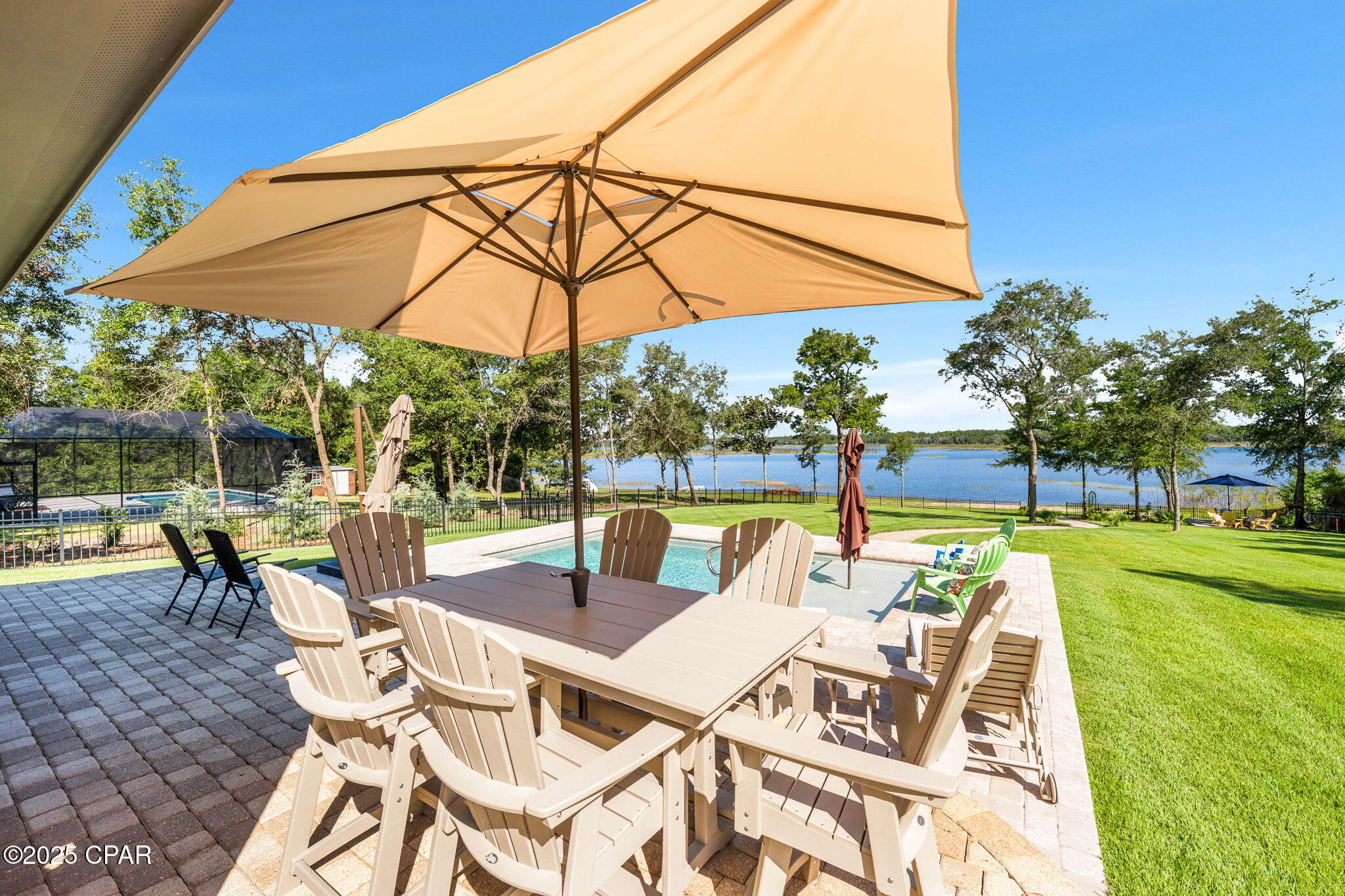 Listing photo id 17 for 169 Lake Merial Boulevard