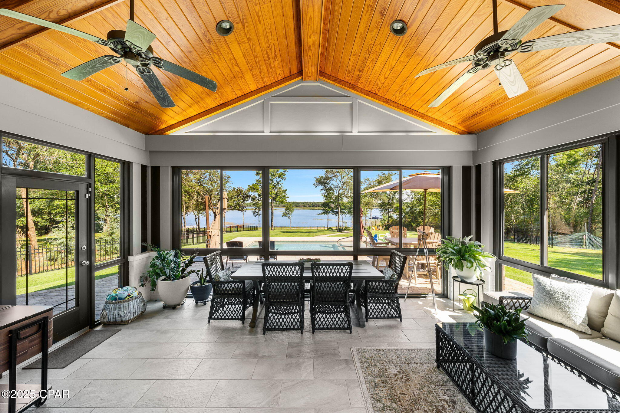 Listing photo id 2 for 169 Lake Merial Boulevard