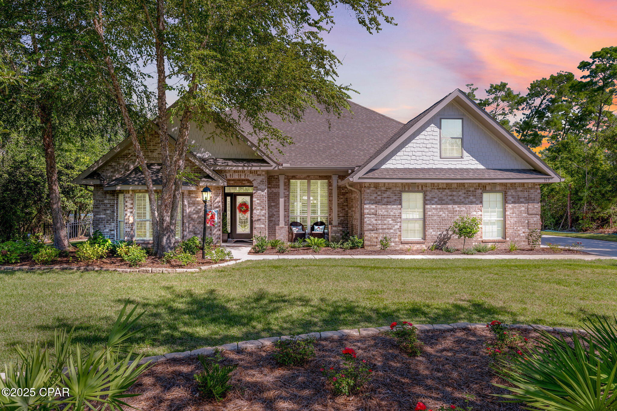 Listing photo id 20 for 169 Lake Merial Boulevard