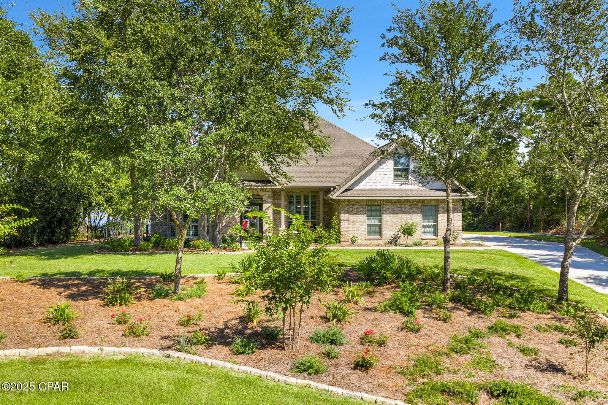 Listing photo id 22 for 169 Lake Merial Boulevard