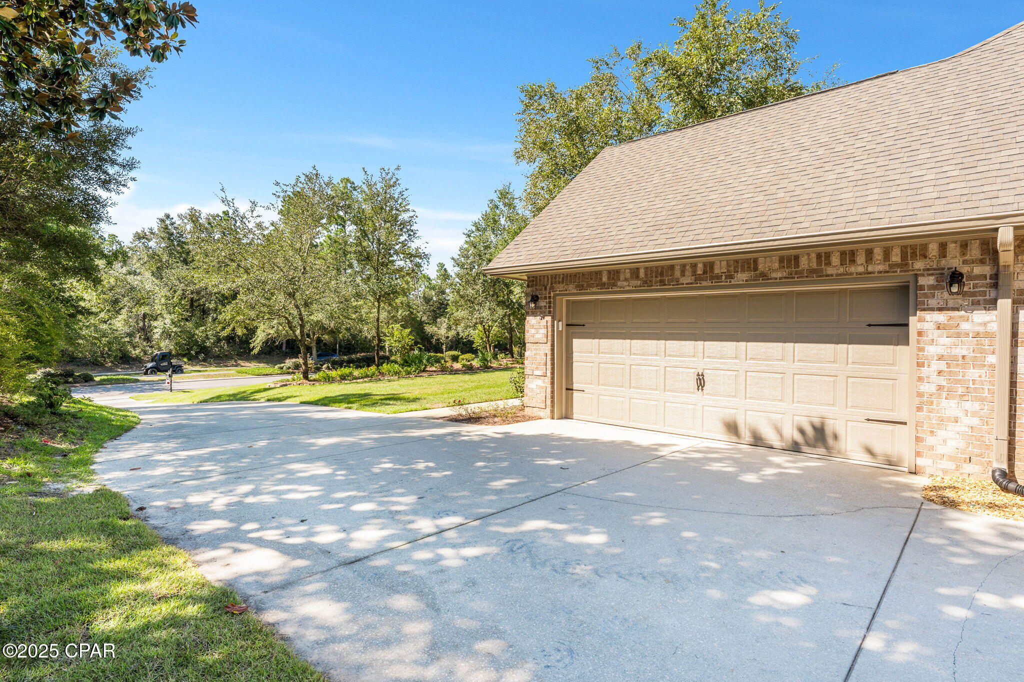 Listing photo id 26 for 169 Lake Merial Boulevard