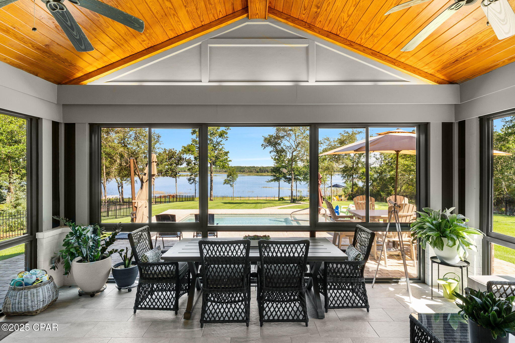 Listing photo id 29 for 169 Lake Merial Boulevard