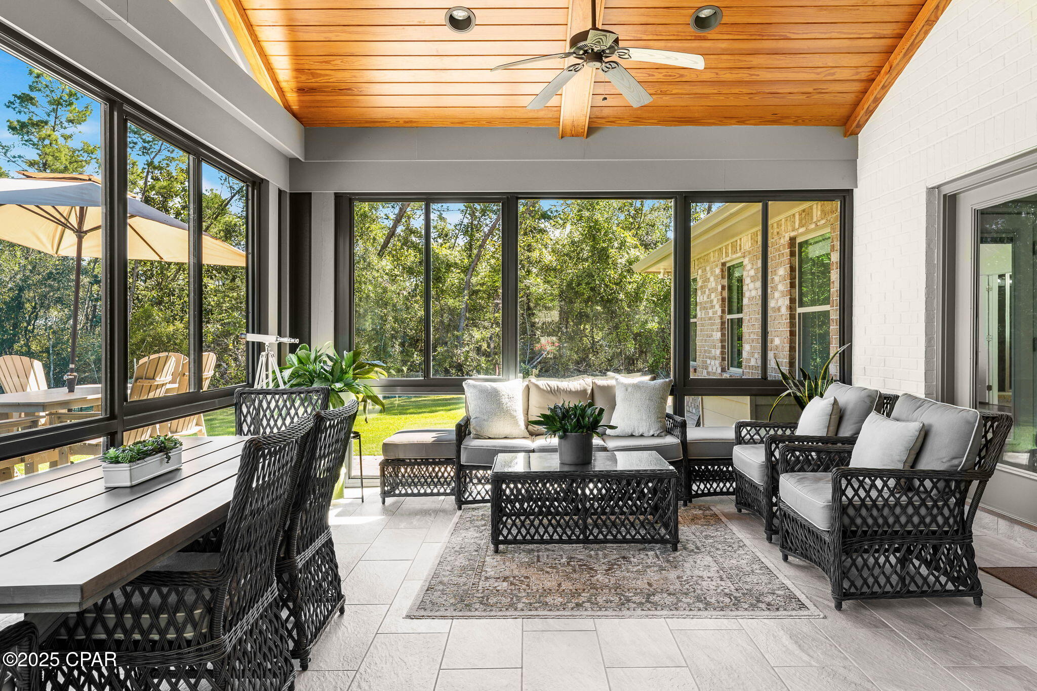 Listing photo id 33 for 169 Lake Merial Boulevard