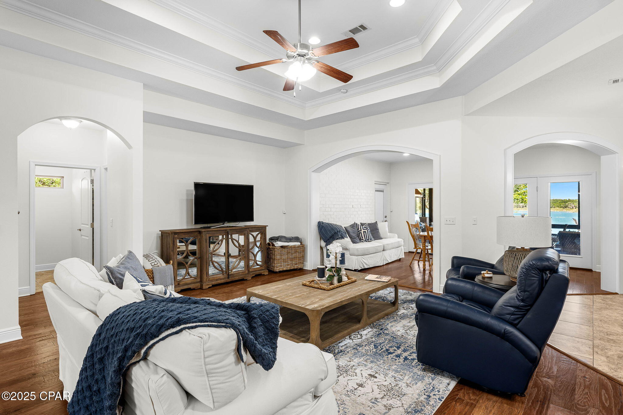 Listing photo id 42 for 169 Lake Merial Boulevard