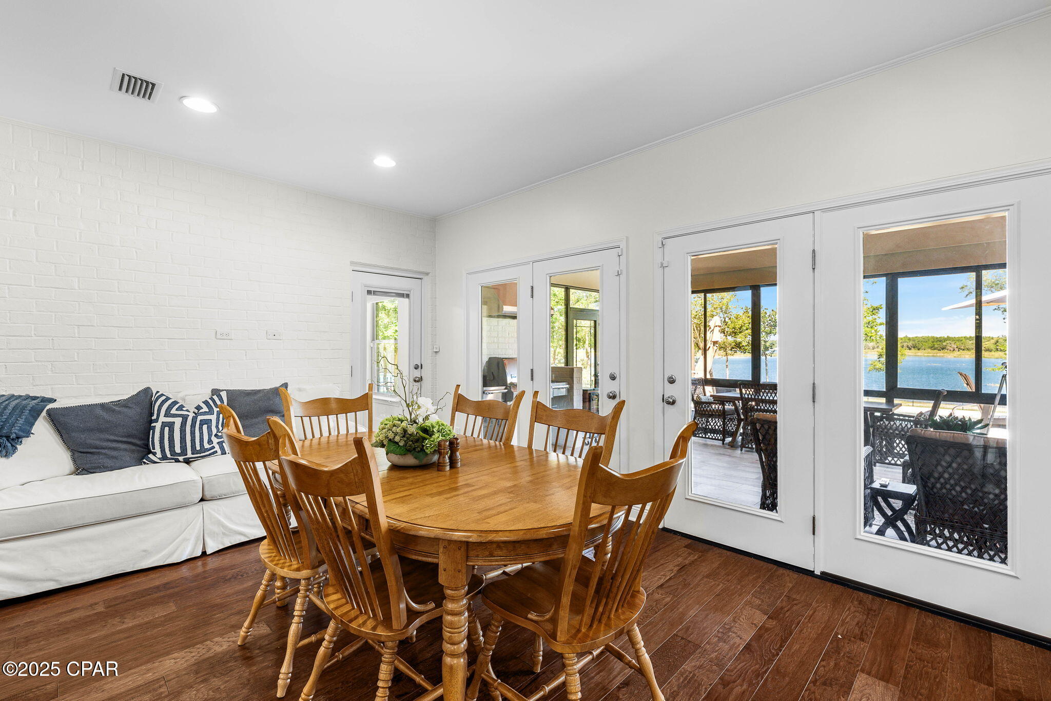 Listing photo id 50 for 169 Lake Merial Boulevard