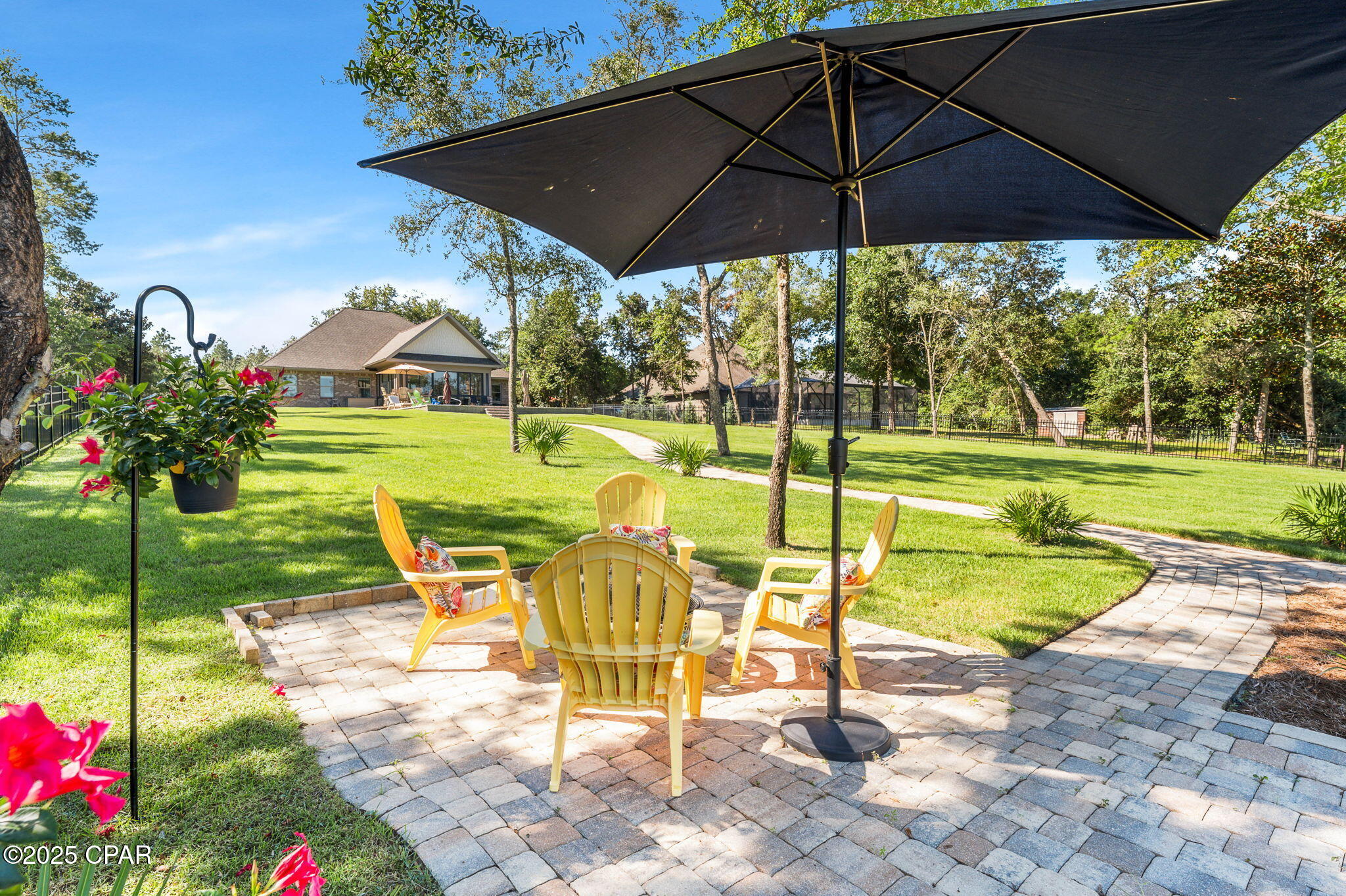 Listing photo id 6 for 169 Lake Merial Boulevard