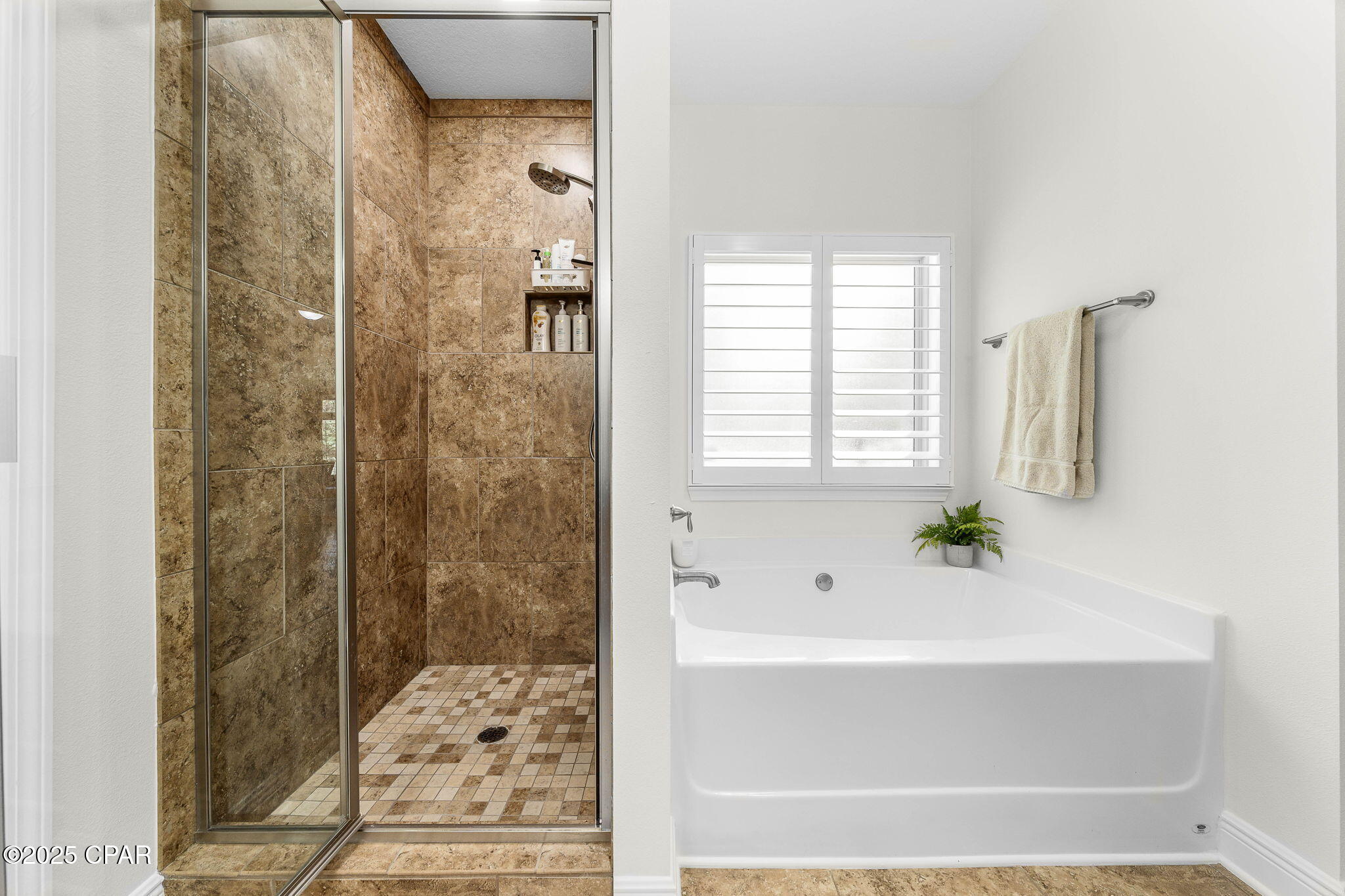 Listing photo id 61 for 169 Lake Merial Boulevard