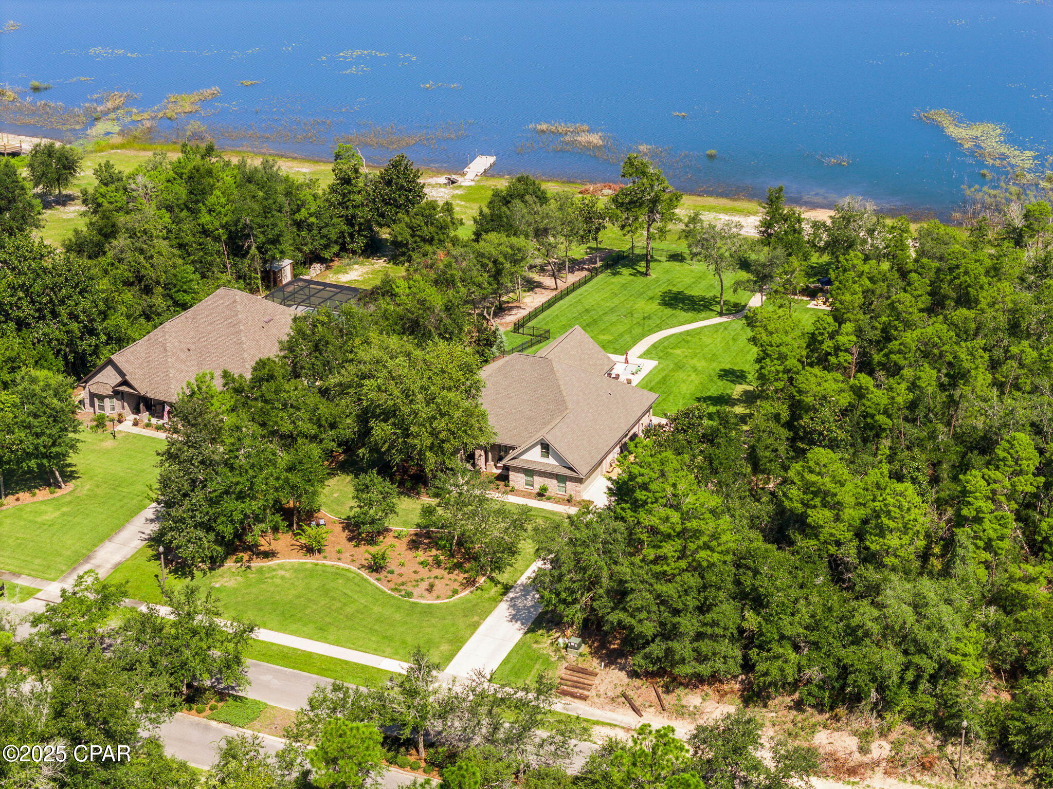 Listing photo id 7 for 169 Lake Merial Boulevard