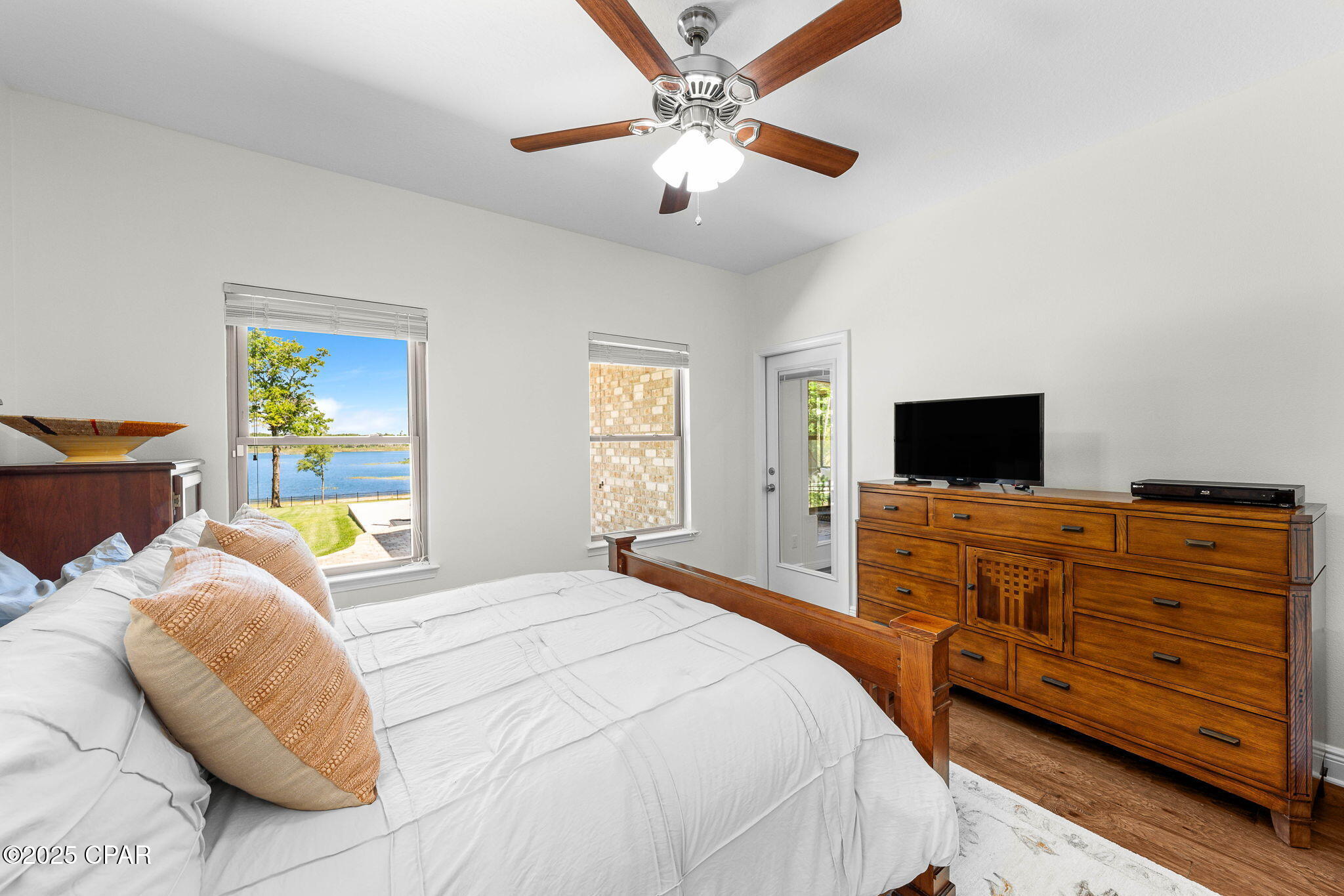 Listing photo id 71 for 169 Lake Merial Boulevard