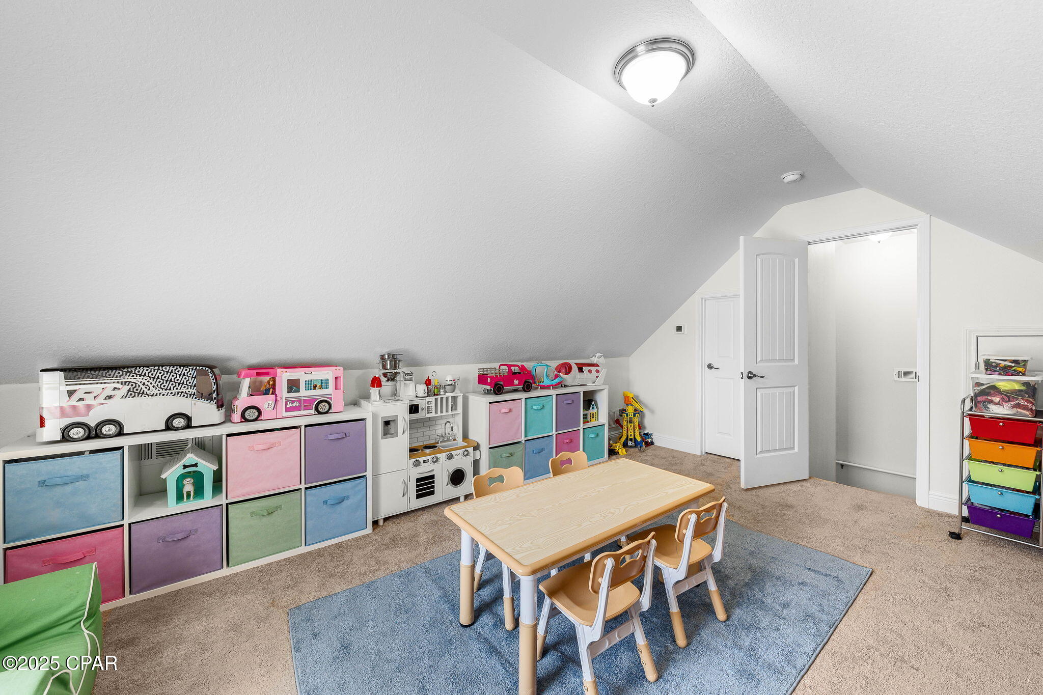 Listing photo id 73 for 169 Lake Merial Boulevard